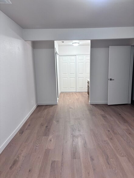 Building Photo - 7943 La Riviera Dr