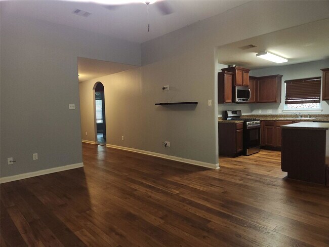 Building Photo - 303 Pine Mist Ln