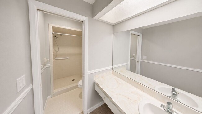 Building Photo - 2 Bedroom Home with Community Pool for Rent in Sebring, FL