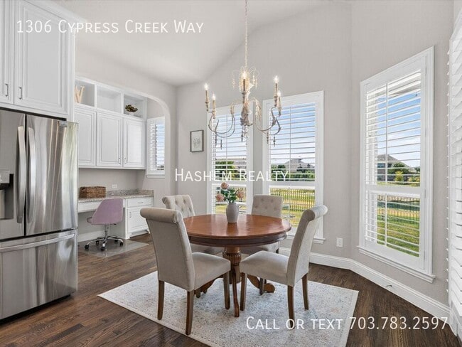 Building Photo - 1306 Cypress Creek Way