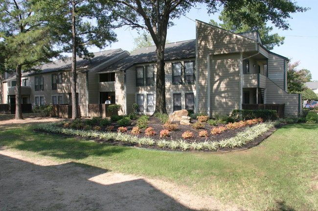 Building Photo - The Residence Village Green