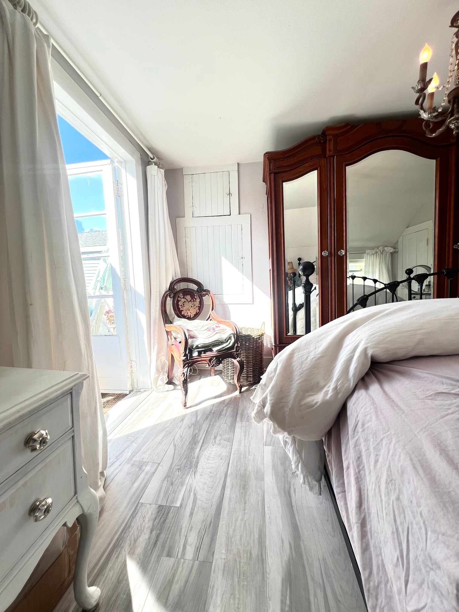 Main Bedroom - 822 E Kensington Rd