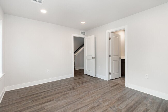 Building Photo - 10 Seover Wy