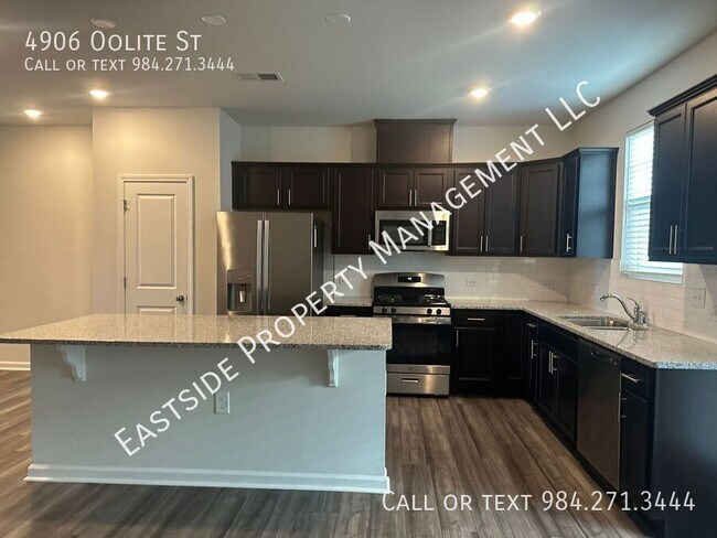 Building Photo - 4906 Oolite St
