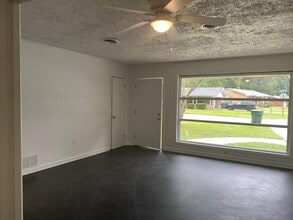 Building Photo - 2108 Independence St