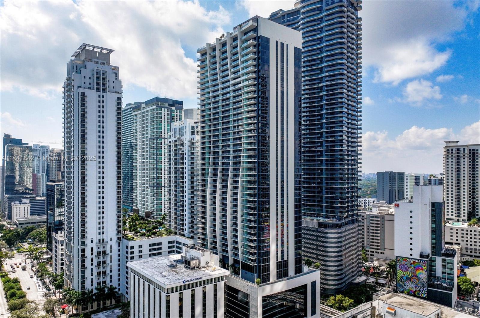 Building Photo - 1010 Brickell Ave