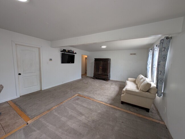 Building Photo - 255 Flint St