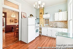 Building Photo - 109 Paso Hondo St