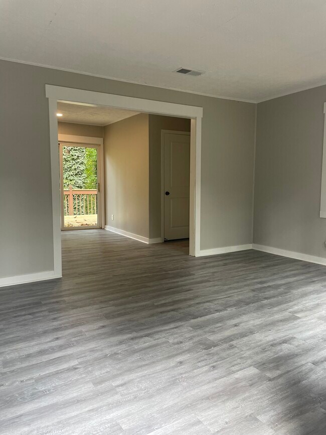 Building Photo - 1206 Willow Ct NW