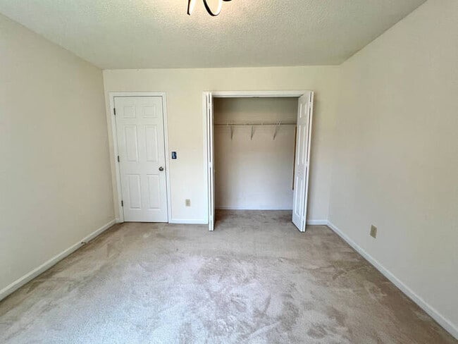 Building Photo - 104 Weatherby Ct
