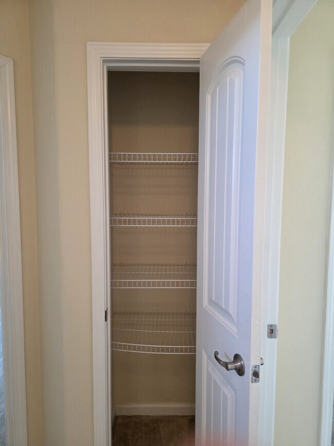 Building Photo - 159 Chapel Lake S