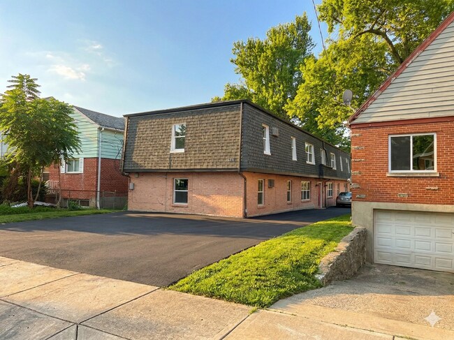 Building Photo - 6219 Graceland Ave