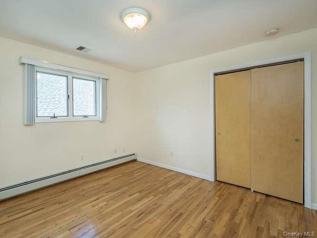Building Photo - 11 7th St