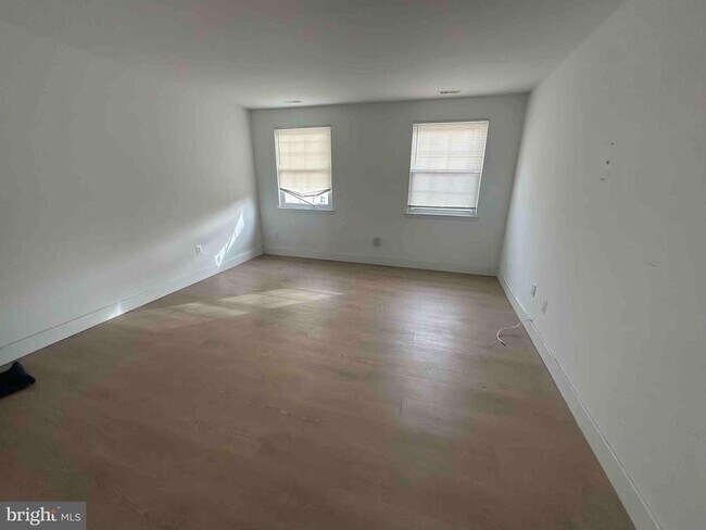 Building Photo - 104 Willow Turn