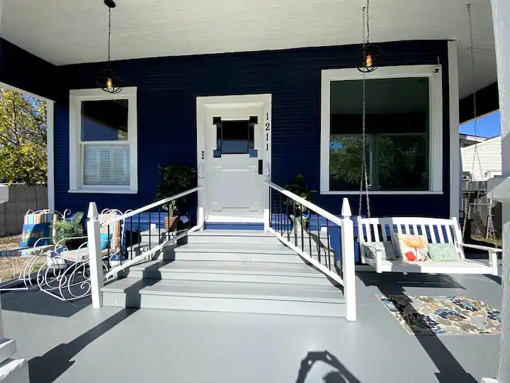 Building Photo - 1211 Santa Monica St