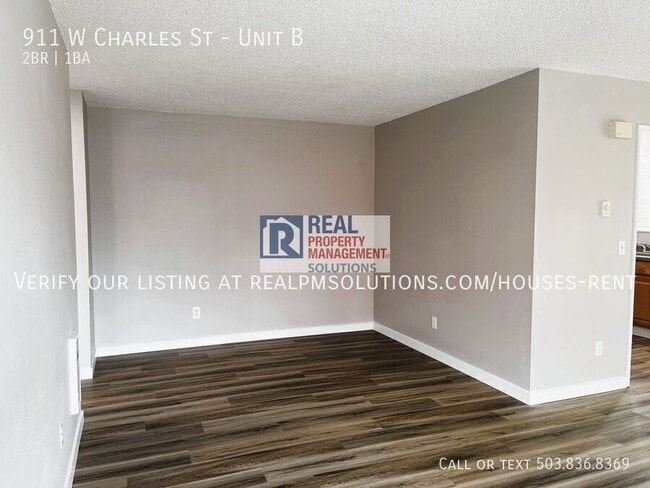 Building Photo - 911 Charles St