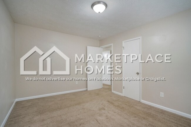 Building Photo - 1051 Scott Rd