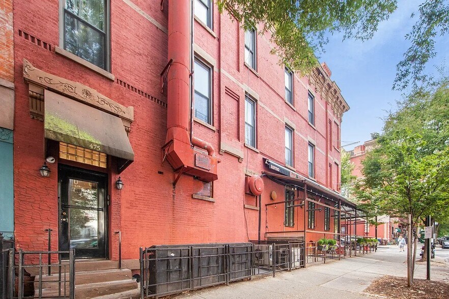 Building Photo - 411 11th St