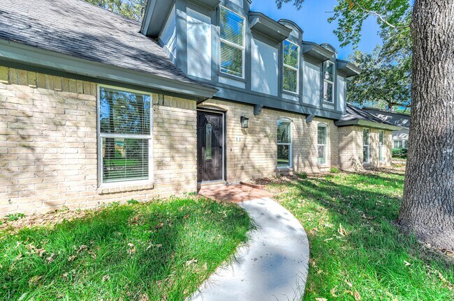 Building Photo - 3511 Tree Ln