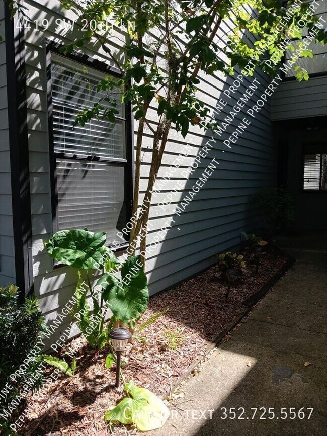 Building Photo - 4419 SW 20th Ln