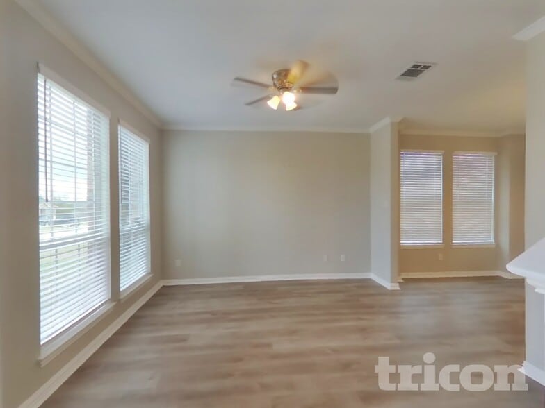 Building Photo - 2705 Lauren Way