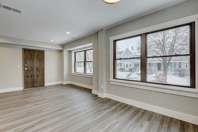 Building Photo - 2105 N Booth St