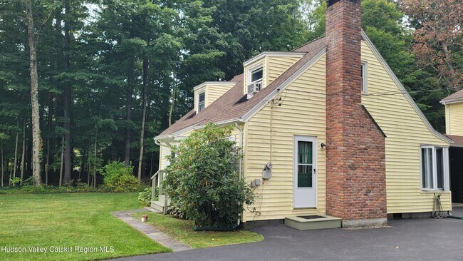 Building Photo - 73 Pine St