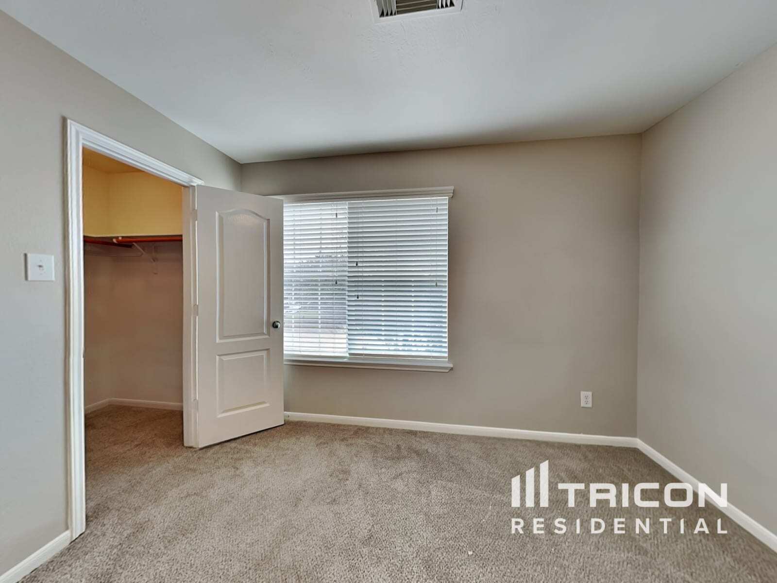 Building Photo - 1910 Flycaster Dr