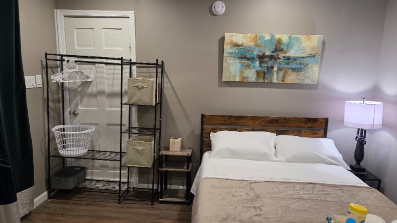 Building Photo - 1421 S Carey St