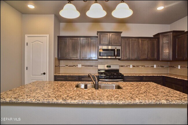 Building Photo - 2120 Thomas Lackland St