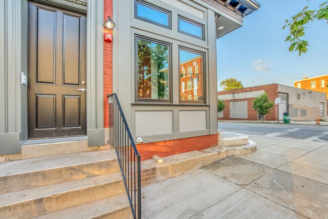 Primary Photo - 226 E Lafayette Ave
