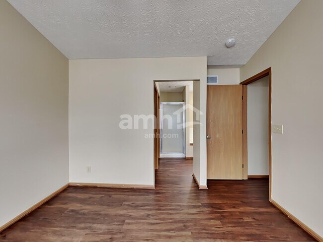 Building Photo - 2661 Hardwood Ave