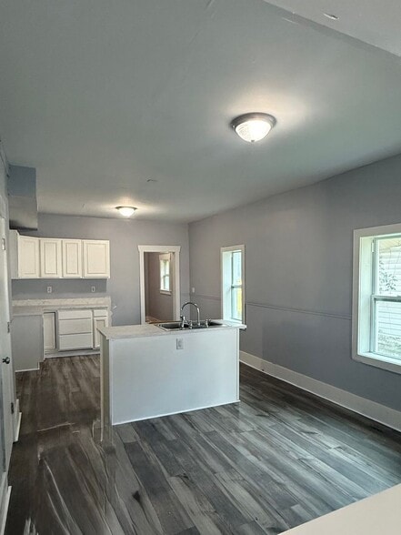 Building Photo - 2809 Columbia Ave