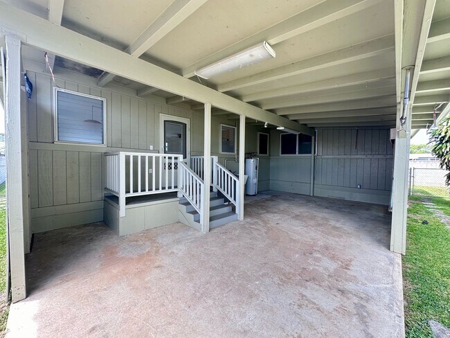 Building Photo - 420A Oneawa St