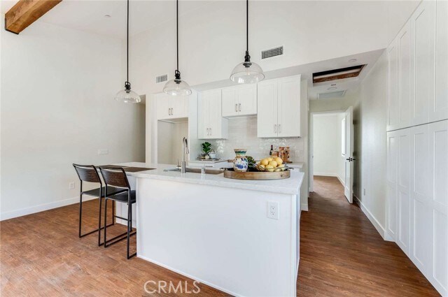 Building Photo - 117 N Vista Bonita Ave