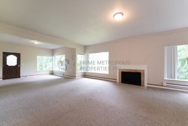 Building Photo - 11322 Exeter Ave NE