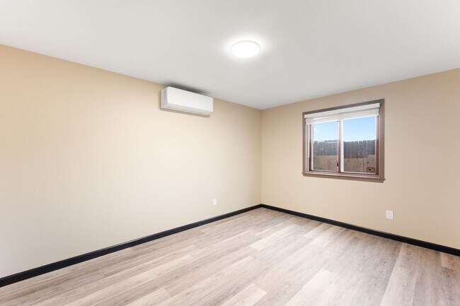 Building Photo - 4BD, 2BA Arvada Half-Duplex with 1-Car Garage and Back Yard