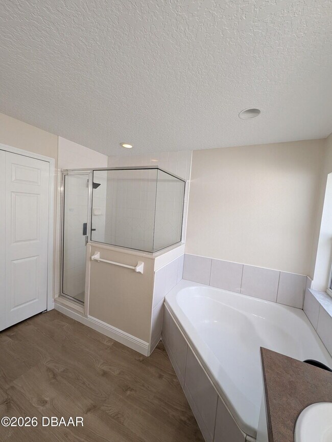 Building Photo - 3725 Sunrise Oaks Dr