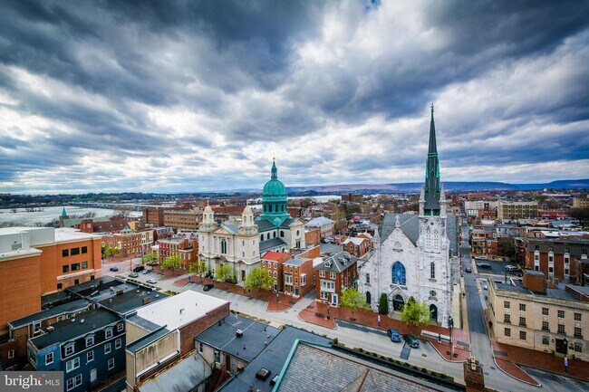 Building Photo - 2030 Ter Vw Ln