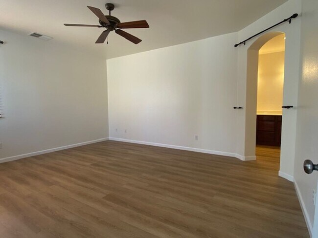 Building Photo - Avail by July 7th - Single level home in L...