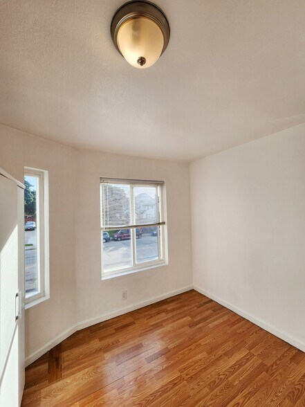 Building Photo - 1074 18th Street