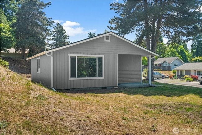 Building Photo - 502 Tullis St NE