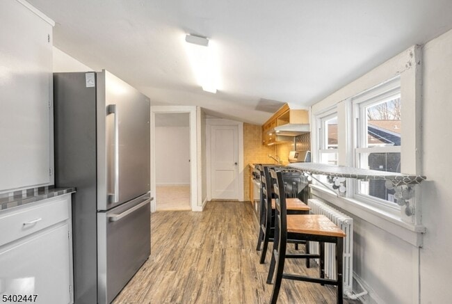 Building Photo - 69 Weaver St