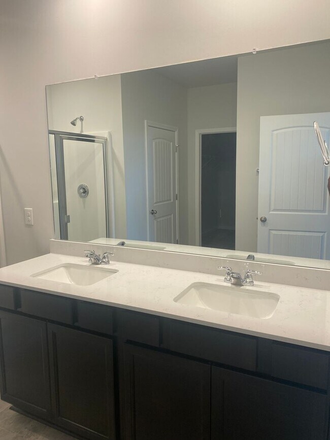 Building Photo - New Construction - 4 bedroom 2 full baths