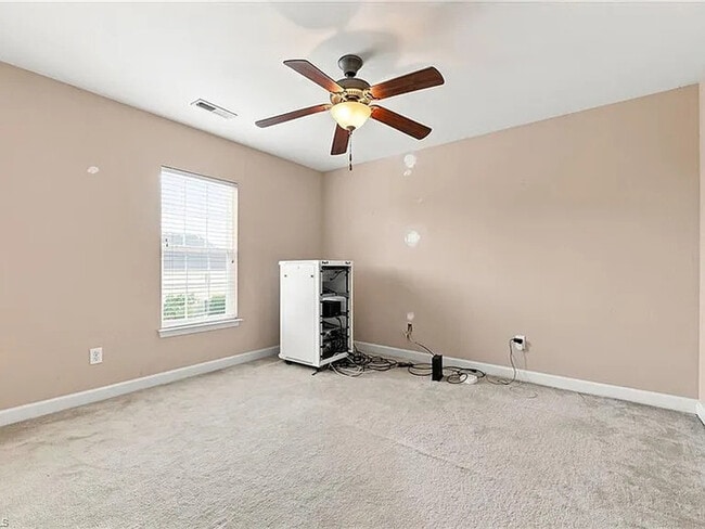Building Photo - Lease OR Lease to Own