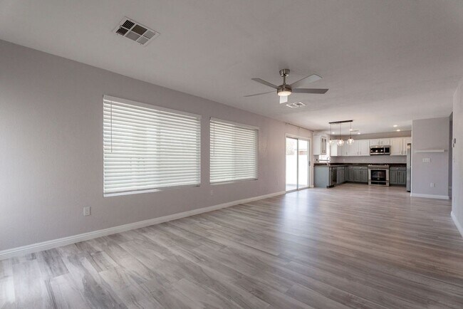 Building Photo - 1109 Devon Downs Ave
