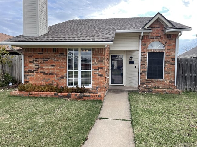 Building Photo - 2134 Lonnie Ln