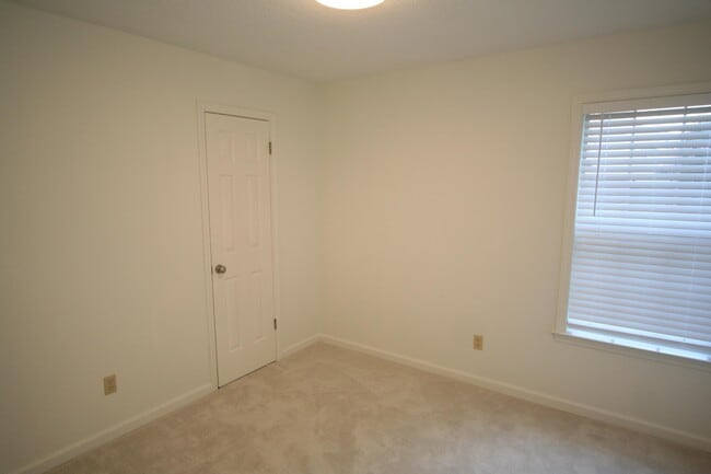 Building Photo - 1388 Milestone Dr
