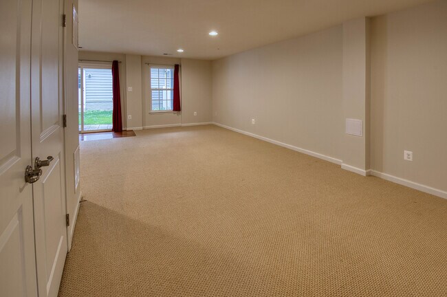 Building Photo - 2704 Egret Way