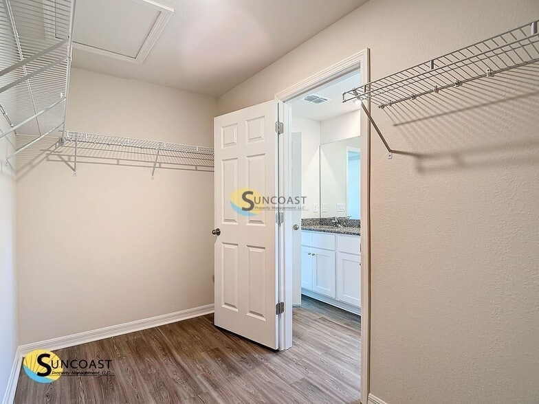 Building Photo - 303 Chiquita Blvd N